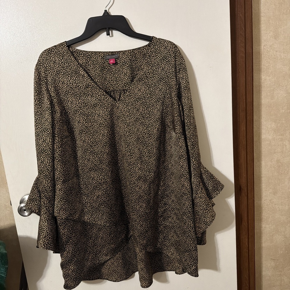 Vince Camuto Women's Blouse 1X